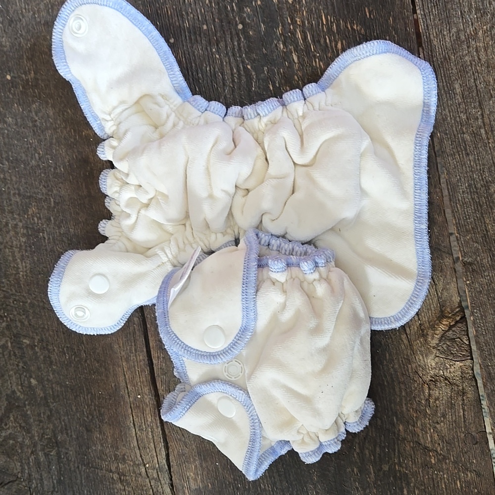 Newborn fitted diapers, 2 changes 4-10 lbs, NWOT